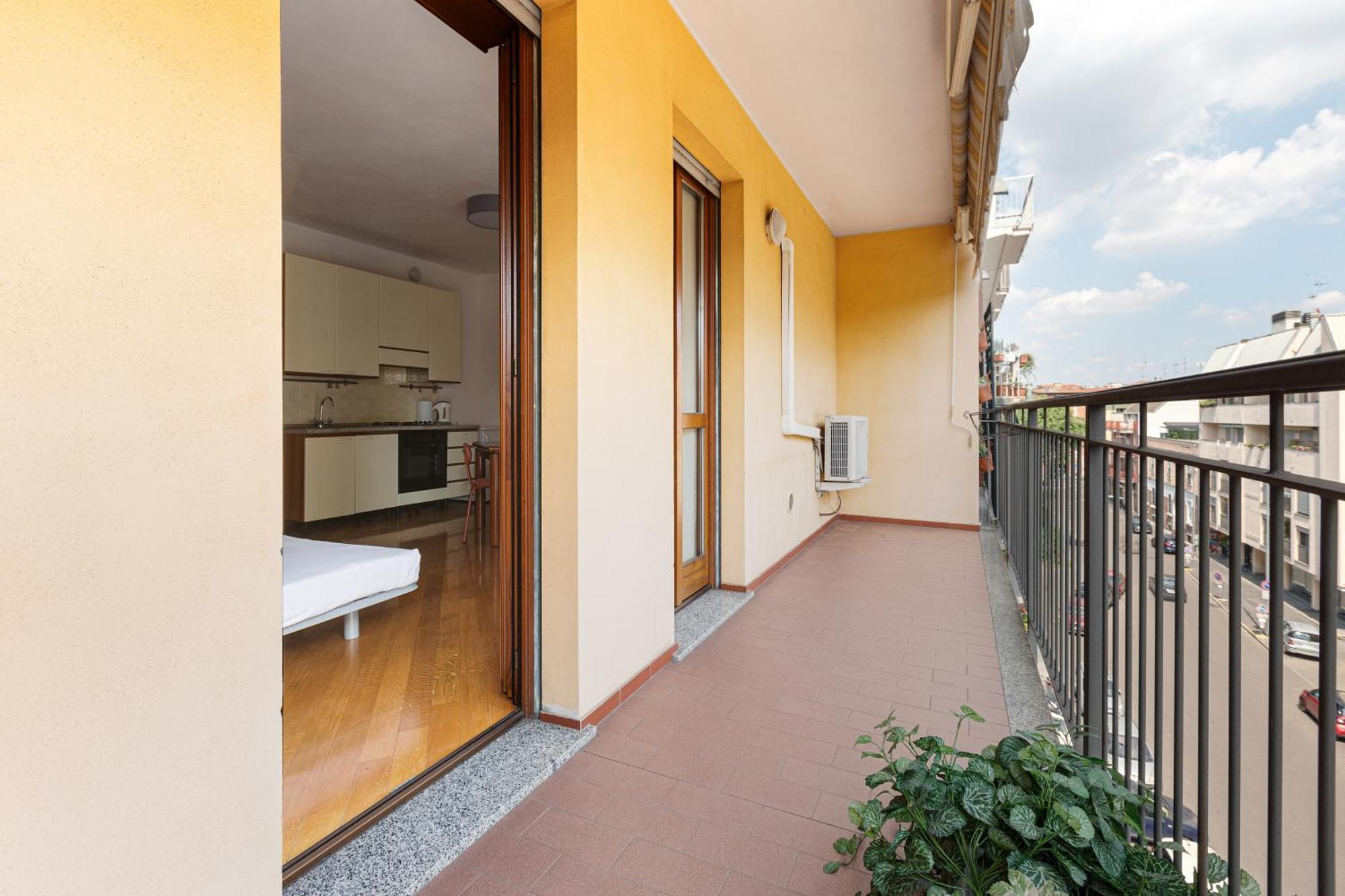 Cosy Studio With Balcony & Private Garage Milano Eksteriør billede