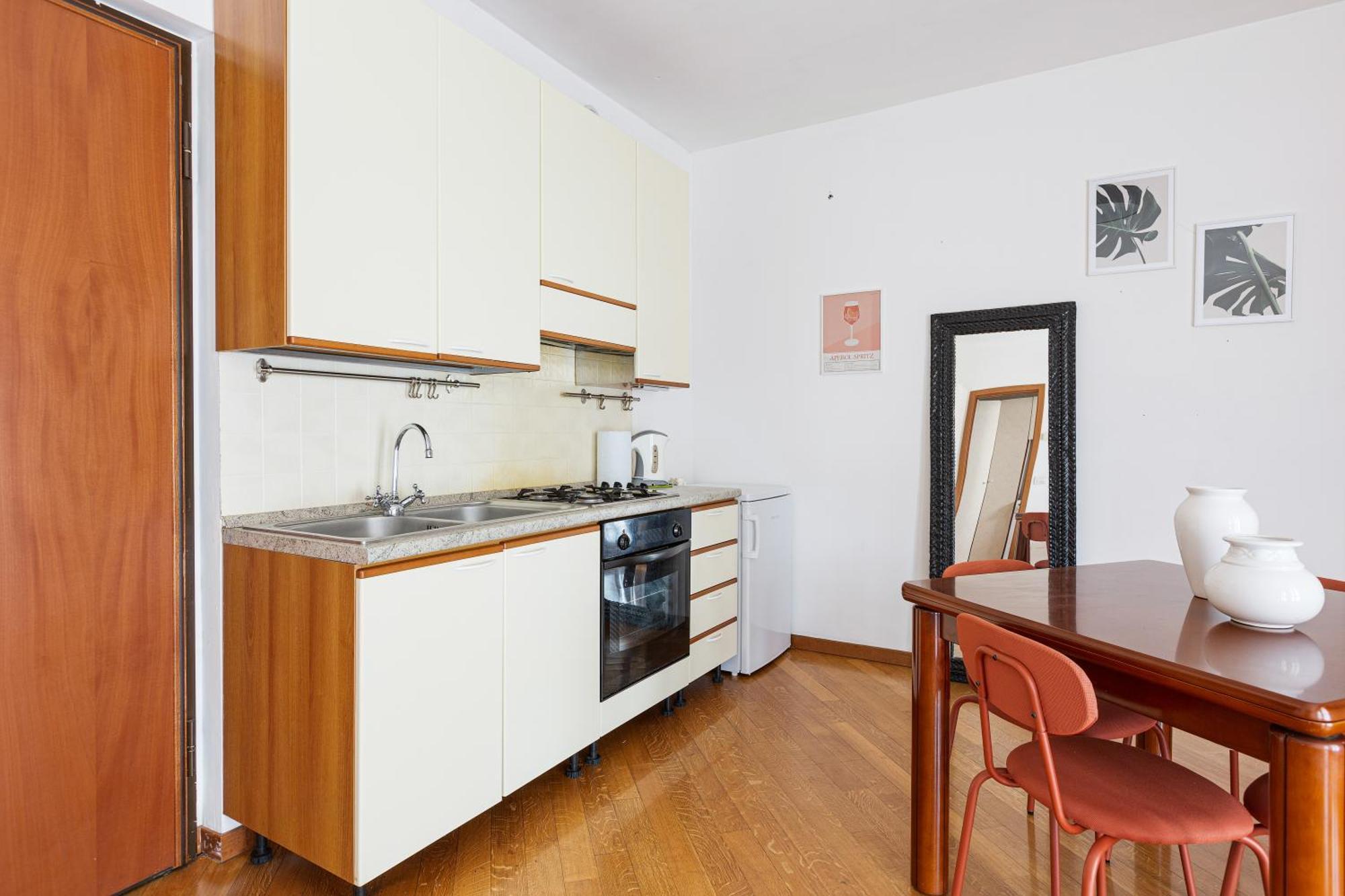Cosy Studio With Balcony & Private Garage Milano Eksteriør billede